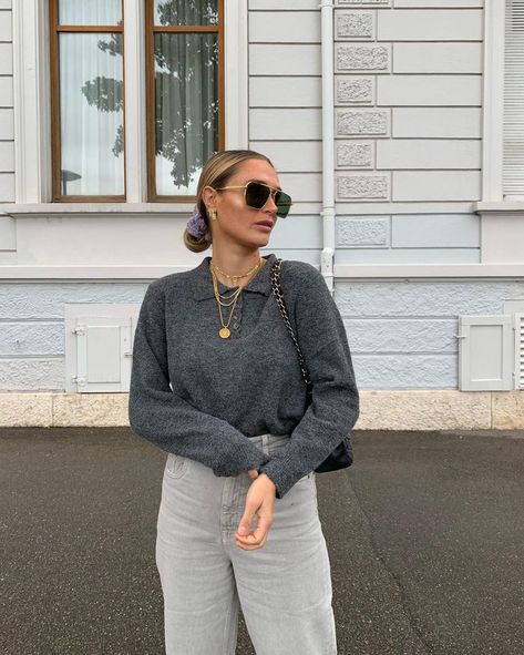 Gray Turtleneck Outfit, Collared Sweater Outfit, Collar Sweater Outfit, Polo Sweater Outfit, Jeans For Winter, Grey Sweater Outfit, Knit Sweater Outfit, Polo Outfit, Turtleneck Outfit