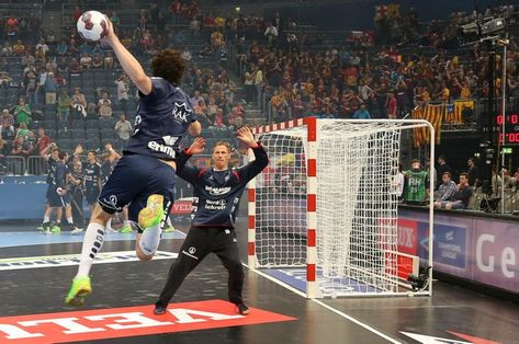 Handball Wallpaper, Team Handball, Gym Icon, Hand Ball, Handball Players, Inspirational Quotes Background, Ball Aesthetic, Head And Heart, Champions League Final