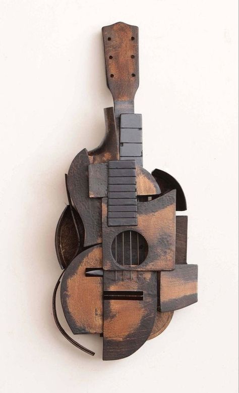 Cubist Sculpture, Cardboard Art Sculpture, Diy Welding Projects, Bass Violin, Instruments Art, Violin Strings, Cardboard Sculpture, Welding Art Projects, Diy Welding