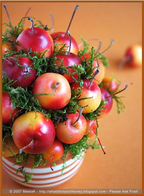 apple/cherry bouquet Apple Bouquet, Apple Centerpieces, Fruit Bouquet, Apple Decor, Food Bouquet, Healthy Fruits And Vegetables, Fall Decorating Ideas, Apple Decorations, Gorgeous Centerpieces