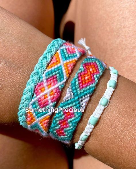 SomethingPrecious on Instagram: "Bilekliklere profildeki linkten ulaşabilirsiniz💜Bracelets are available on my etsy shop-link in bio💫 #friendshipbracelet #friendshipbracelets #arkadaşlıkbilekliği #bileklik #bracelet #Bracelets #macrame #jewellery #macramebracelets #macrome #braceletbook #bangle #bangles #anklets #anklet #etsy #braceletsforsale #shopier #accessories #waxedthread #charm #charmbracelets" Summer String Bracelets, Friendship Bracelets Summer, Friendship Bracelets String, Summer Friendship Bracelets, Friendship Bracelet Stack, Brazilian Bracelet, Bracelets Macrame, Macrame Jewellery, Friendship Bracelets Easy