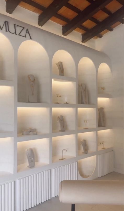 Japandi Retail Store Design, Accessories Display Ideas Retail, Display Units Retail Store Interiors, Product Shelf Display Retail, Showroom Interior Design Concept Stores, Retail Wall Display Ideas, Small Shop Interior, Retail Wall Displays, Beige Theme