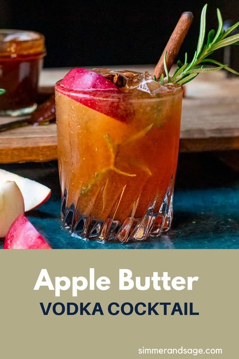 I hate to play favorites, but this Apple Butter Vodka Cocktail is my favorite drink of the fall season. The simple mix of apple cider, ginger simple syrup and warmly spiced apple butter will give you all the fall feels. Apple Butter Cocktail, Vodka Punch, Apple Cider Punch, Apple Vodka, Vodka Cocktails Easy, Apple Cocktail, Batch Cocktails, Fall Cocktails Recipes, Seasonal Cocktail