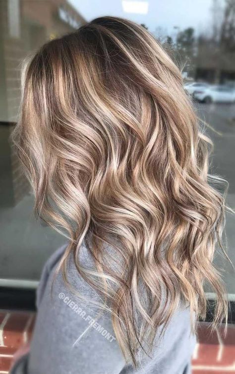 Wavy Blonde Hair, Fall Blonde Hair, Gorgeous Hair Color, Brown Hair With Blonde Highlights, Blonde Hair Shades, Balayage Hair Blonde, Blonde Hair Inspiration, Blonde Hair Looks, Brown Blonde Hair