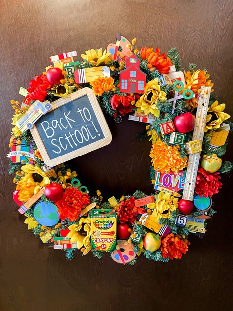 Wreaths For Teachers Classroom Door, School Wreaths For Teachers, Back To School Wreaths For Teachers, Teacher Wreath Diy Classroom Door, Back To School Wreath Front Doors, Teacher Wreaths For Classroom, Diy Back To School Decorations, Back To School Wreaths, Ruler Wreath