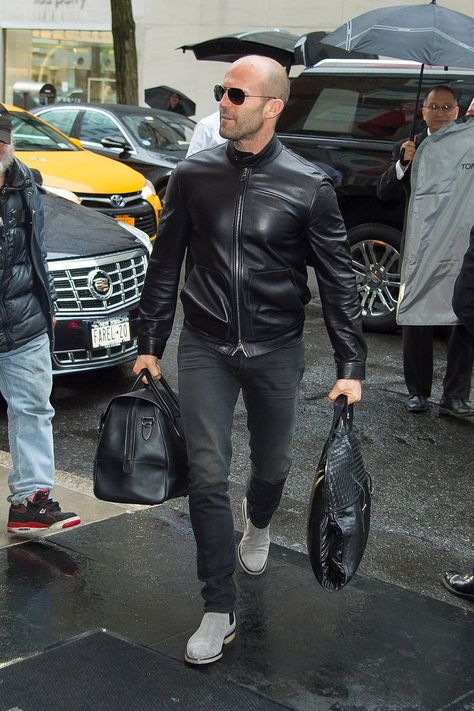 Jason Statham Belstaff Jacket Men, Bald Men Style Fashion Outfits, Outfit With Leather Jacket, Well Dressed Man, Leather Jacket Outfit Men, Bald Men Style, Style Girlfriend, Best Dressed Man, Bald Men