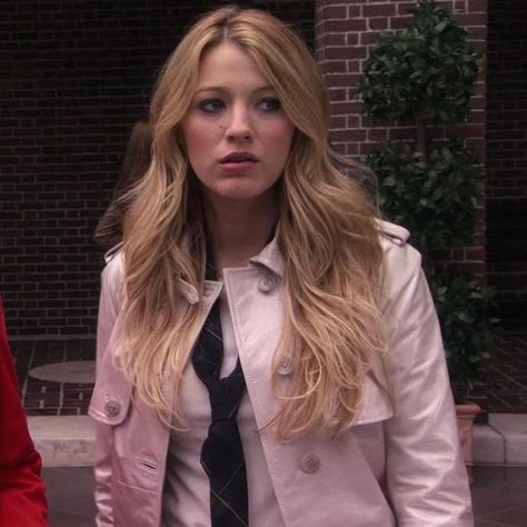 435 Likes, 1 Comments - Dictator of Taste 🍸 (@everygossipgirlfit) on Instagram: “1x15; Serena really didn’t think this one through, she told Dan she had a killer migraine + food…” Serena Van Der Woodsen Haircut, Serena Van Der Woodsen Hair, Best Blondes, Serena Outfits, Serena Van Der Woodsen Style, Serena Vanderwoodsen, Upper East Side New York, New York Chic, East Side New York