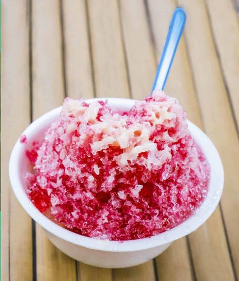 Tigers Blood Syrup Recipe, Shave Ice Recipe, Hawaiian Shaved Ice Recipe, Snowcone Recipes, Diy Shaved Ice Syrup, Diy Shaved Ice, Shave Ice Syrup Recipe, Shaved Ice Cream, Homemade Snow Cones