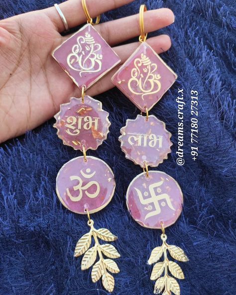 Resin Shubh Labh Hangings ✨️ Can be customised in any colour #resinshubhlabh #shubhlabhhanging #diwalidecorations #diwaliaccessories Resin Hanging Decor, Resin Art Plate, Subh Labh Resin Design, Resin Work Ideas, Resin Art Crafts, Resin Shubh Labh, Shubh Labh Design Handmade, Resin Art Business, Resin Thali