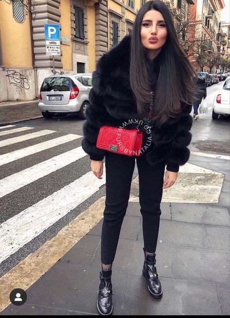 Short Black Fur Coat, Leather Overcoat, Women Winter Fashion, Coat With Fur Collar, Kiss Emoji, Fur Coat Outfit, Female Jacket, Fox Coat, Coat With Fur