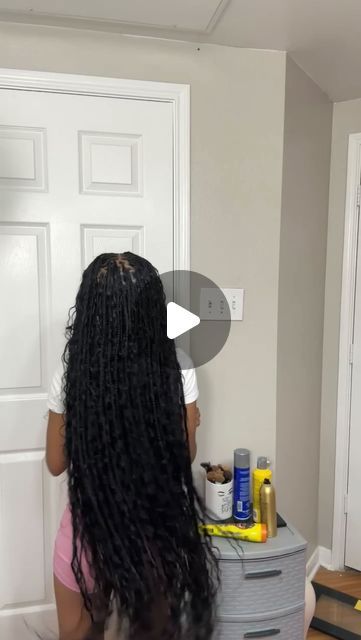 mikayla🪬 on Instagram: "Because we don’t want nappy and tangled boho braids ladies😩 bad enough they already expensive MAKE THEM LAST and get every last dollar" Extra Small Boho Knotless Braids, Full Boho Knotless Braids, Vacation Hair For Black Women, Boho Braids Black Women, Small Boho Knotless Braids, Long Boho Braids, Medium Boho Knotless Braids, Boho Fulani Braids, Boho Braids Hairstyles