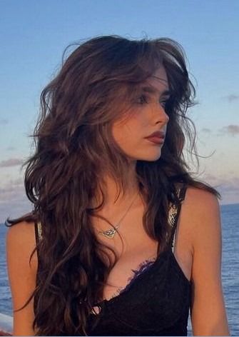 Dreamy Drift: Whimsical Hairstyle Ideas for Driftwood Waves Summer Haircuts, Have Inspiration, Long Wavy Hair, Dream Hair, Aesthetic Hair, Hairstyles Haircuts, Layered Hair, Pretty Hairstyles, Summer Hairstyles