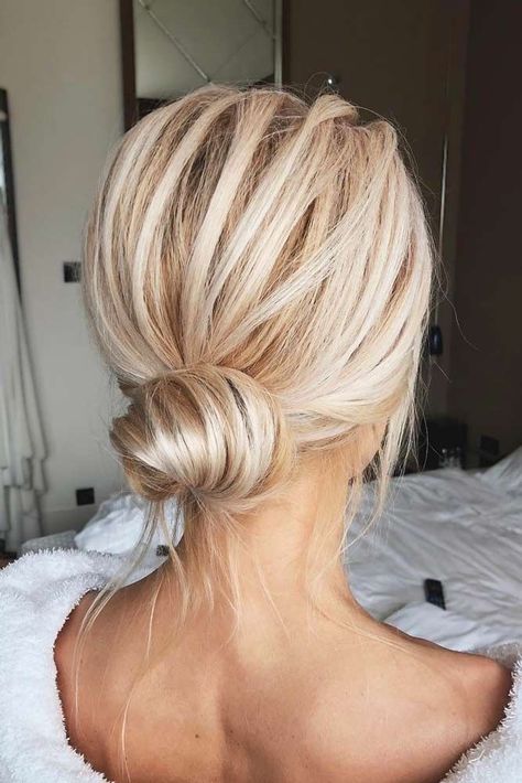 Braids For Medium Length Hair, Low Bun, Penteado Cabelo Curto, Trending Hairstyles, Hairstyles Haircuts, Ponytail Hairstyles, Bridesmaid Hair, Diy Hairstyles, Up Hairstyles