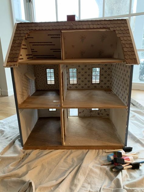 Dollhouse Makeover | Holiday Gift Idea - Building Bluebird Doll House Makeover, Dollhouse Makeover, Easy Diy Home Projects, House Makeover, Home Staging Tips, Diy Projects For Beginners, Diy Jar Crafts, This Old House, Best Paint Colors