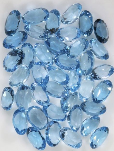 Crystal Aesthetics, Light Blue Gemstone, Birthday Stone, Gemstone Jewellery Design, Beautiful Museum, Kind Of Blue, Stone Wallpaper, Crystal Aesthetic, Gold Money