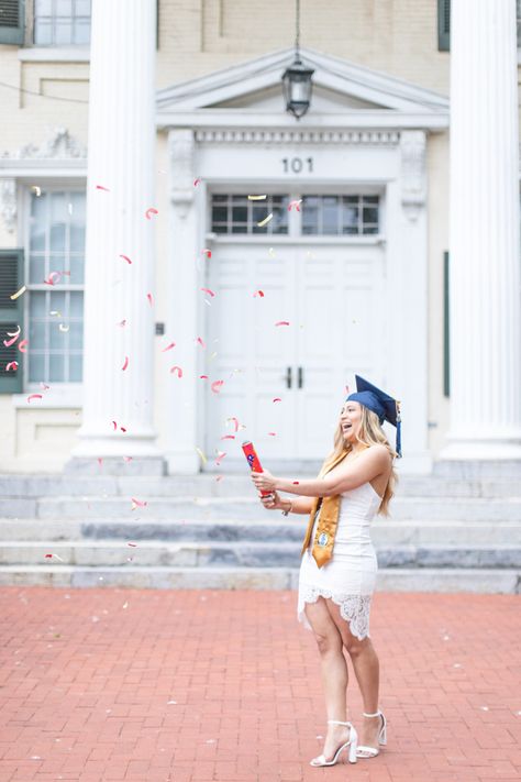 College Announcements, Pt School, Graduation Confetti, Cap And Gown Photos, Cap And Gown Pictures, Confetti Photos, Senior Stuff, Grad Pic, Graduation Photography Poses