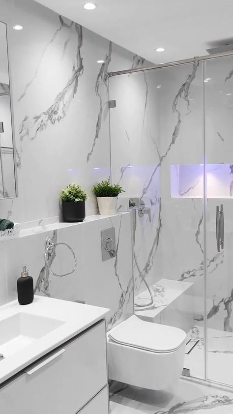 Modern House Bathroom Design, New Modern Bathroom Design, Bathroom Ideas White And Black, White Washroom Design, Bathroom Designs Small Spaces, Modern Small Bathroom Designs, White And Grey Marble Bathroom, Very Small Bathroom Ideas Modern, Modern Bathroom With Tub