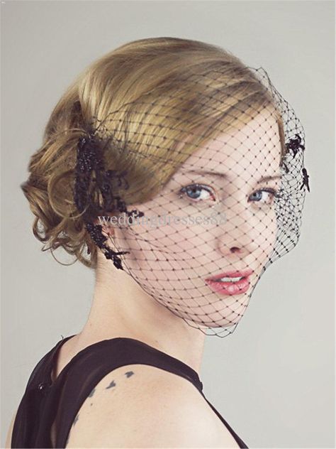 fishnet veil Black Birdcage Veils, Cabelo Pin Up, Headband Veil, Wedding Veil Vintage, Beautiful Veil, Bronze Art, Vintage Wedding Hair, Feather Hair Clips, Birdcage Veil