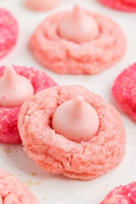 Strawberry Kiss Cake Mix Cookies - Semi Homemade Kitchen Strawberry Kiss Cookies, Mini Valentine Cookies, Strawberry Ice Cream Cone, Kiss Cookie Recipe, Strawberry Cake Mix Cookies, Hershey Kiss Cookies, Pink Desserts, Strawberry Cake Mix, Kiss Cookies