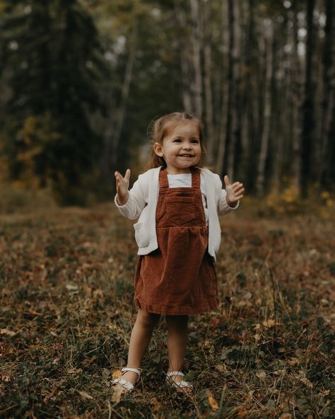 hi babes! the leaves are changing and beginning to fall! 🤎🍂 make sure you book in soon for fall photos before the inevitable comes in (❄️) #yegphotographer #yeglocal #yegphotography #yegphotographers #edmontonphotographer #edmontonphotography #edmontonalberta #albertaphotographer #albertaphotography Fall Pictures Toddler, Fall Pics, Hi Babe, Pretty Landscapes, Edmonton Alberta, Fall Pictures, Fall Photos, Make Sure, Quick Saves