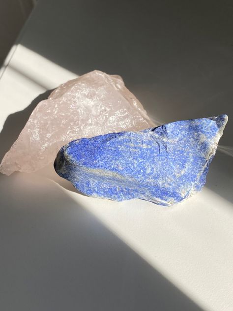 raw rose quartz and lapis lazuli Crystal Photoshoot, Raw Lapis Lazuli, Raw Rose Quartz, Rocks And Crystals, Lapis Lazuli, Rose Quartz, Amethyst, Texture, Crystals