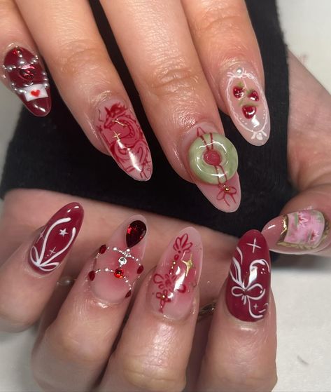 3 hours later … the most beautiful lunar new year and valentines nails with hand sculpted jade pendant 🧧🌹 ✧ : *✧ ib @oaklestudio mashup :* ✧ *✧: #gelnails #nailinspo #nailinspiration #nailart #naildesigns #nailartinspo #nailsoftheday #gelx #gelxnails #apresgelx #handpaintednails Hmong Inspired Nails, Lunar Year Nails, Hmong Nails Design, Asian Inspired Nails, Lunar New Years Nails, Chinese New Years Nails, Chinese Inspired Nails, Nail Art Merah, Cny Nail Art