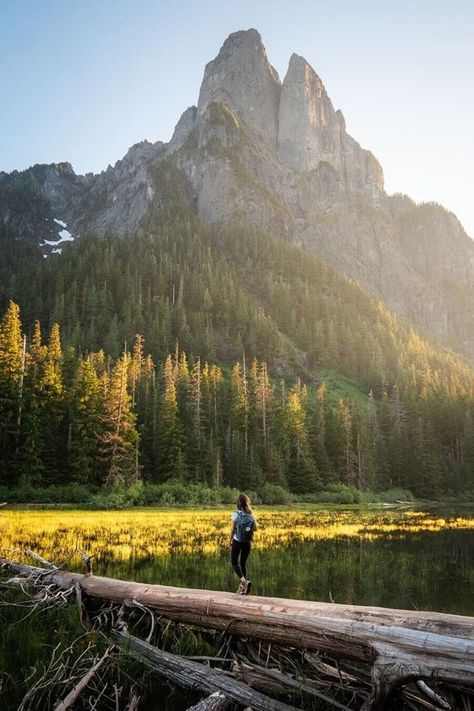 You could spend a lifetime exploring the trails around The Cascades, Mount Rainier, and The Olympics and still not scratch the surface. Here are some easy day hikes in Washington State that don’t skimp on views and are sure to take your breath away—without taking up too much time or energy. | best easy hikes in Washington State | best easy hikes in Pacific Northwest | easy washington hikes | easy hikes Washington state | hiking trails Washington state Jess Wandering, Fjallraven Backpack, Rainy Lake, Washington State Hikes, Washington State Travel, Washington Hikes, Olympic Mountains, River Cabin, Hiking National Parks