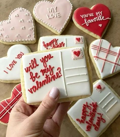 30+ Easy Valentine's Day Sugar Cookies You'll Love! - HubPages Valentine Cookies Decorated, Valentines Day Sugar Cookies, Valentines Cake, Cookies Cupcake, Valentine Sugar Cookies, Valentines Baking, Valentine Desserts, Hearts Valentines, Valentines Day Cakes