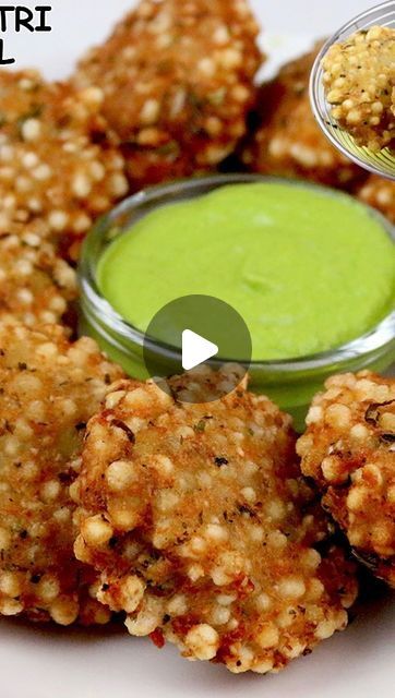 Shabudana Recipe At Home, Sabu Dana Vada Recipe, Sabudana Vada Recipes, Vrat Recipes Indian, Sabudana Recipe, Sabudana Recipes, Instant Breakfast Recipe, Navratri Recipes, Vada Recipe