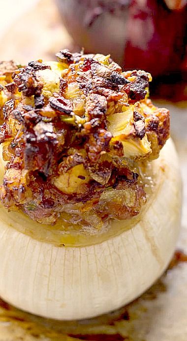 Baked Stuffed Onions With Sausage and Garlic ❊ Grilled Sausage Recipes, Stuffed Onions, Baked Onions, Sides Recipes, Sausage Bake, Grilled Sausage, Holiday Meals, Healthy Recipies, Fun Recipes