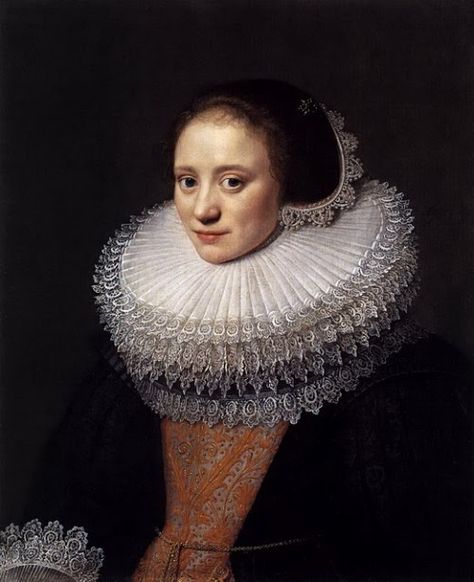 Did people actually wear collars like this, or was it a special accessory to wear while sitting for a portrait? Minnesotastan got curious and researched Elizabethan ruffs. They served a purpose: keeping "ring around the collar" away from the shirt. In the 17th century, the upper classes even had special appliances to iron them. The ruffs were starched, dyed, and propped up before they fell out of fashion. Elizabethan Ruff, Elizabethan Collar, 17th Century Fashion, Ruff Collar, Giovanni Boldini, Cone Of Shame, Dutch Golden Age, History Humor, Elizabeth I