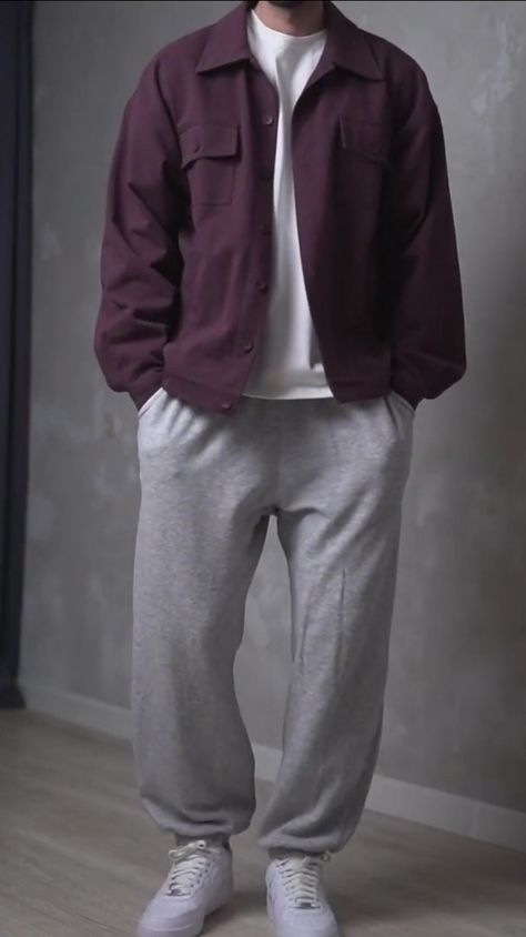 Casual Outfits Men Sweatpants, Sporty Aesthetic Outfit Male, Male Sweatpants Outfit, Joggers Men Outfit Casual Street Styles, Sweatpants Men Outfit, Mens Sweatpants Outfit Casual, Sporty Outfits Men, Casual Sporty Outfits, Guys Fashion Casual