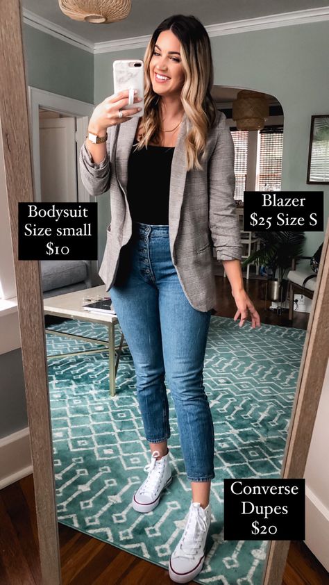 Outfit For Work With Sneakers, Work Outfits With Adidas Shoes, Black Blazer With Sneakers Women, Smart Casual Work Outfit Women Sneakers, Business Casual Outfit With Blazer, Jeans Blazer Converse Outfit, Business Casual With Sneakers Summer, Blazer Outfits For Women With Sneakers, Blazer And Sneakers Outfit Work