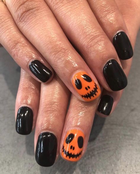 Jack I Lantern Nails, Easy Spooky Nail Designs, Halloween Nails Jack O Lantern, Jack O Lantern Nail Art, Black And White Spooky Nails, Pumpkin Face Nails, Jackolantern Nails, Jack O Lantern Nails, Jack Nails