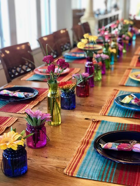 Host a Fiesta Bridal Brunch! The colors and decor will get the party started! #fiesta #fiestabridalbrunch #bridalbrunch #bridalshower #bridal #bride #wedding #cincodemayo #brunch Mexican Table Setting, Mexican Dinner Party, Brunch Quiche, Mexican Brunch, Mexican Bridal Showers, Fiesta Table, Cocktail Party Decor, Mexican Party Decorations, Fiesta Bridal Shower