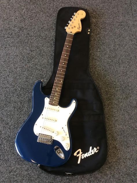 Fender Squier Strat Affinity Series Electric Guitar Dark Blue. My second guitar.💙 Electric Guitar Wallpaper Laptop, Navy Blue Electric Guitar, Electric Guitar Guy, Guitar Motivation, Guitar Dark, Strat Guitar, Guitar Aesthetic, Blue Electric Guitar, Electric Guitar Design