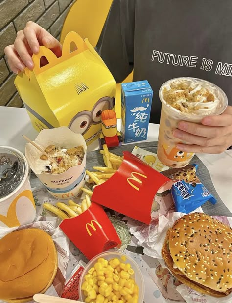 Mcdonalds Happy Meal Aesthetic, Happy Meal Aesthetic, Mcdonald’s Aesthetic, China Mcdonalds, Japan Mcdonalds, Cute Mcdonalds, Mcdonalds Aesthetic Food, Mcdonalds Aesthetic, Mcdonald Happy Meal