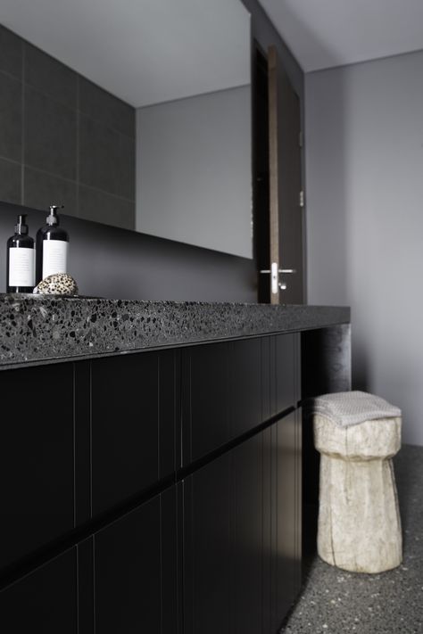 Dark Terrazzo Bathroom, Dark Grey Vanity Bathroom, Terrazo Countertop, Terrazzo Living Room, Dark Grey Vanity, Dark Terrazzo, Terrazzo Countertop, Terrazzo Bathroom, Grey Vanity