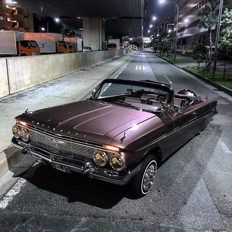 Low Rides Cars, Eazy E Lowrider, 1959 Chevy Impala Convertible, 61 Impala Lowrider, Old Chevy Cars, Lowed Trucks, Car Aesthetic Vintage, Low Rider Cars, Low Riders Cars