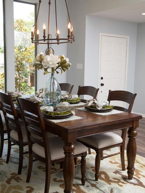 Fixer Upper's Best Dining Rooms and Dining Spaces | Fixer Upper: Welcome Home With Chip and Joanna Gaines | HGTV Dark Dining Table, Farmhouse Dining Rooms Decor, Hardwood Floors Dark, Dining Room Colors, Beautiful Dining Rooms, The Dining Room, Table 2, Farmhouse Dining Room, Outdoor Dining Furniture