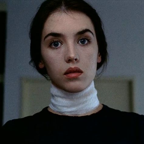 isabelle adjani in possession (1981) dir. andrzej żuławski Possession 1981 Costume, Possession Isabelle Adjani, Possession Movie 1981, Possession 1981 Aesthetic, Anna Possession 1981, Anna Possession, Possession Aesthetic, Isabelle Adjani Possession, Niko Aesthetic