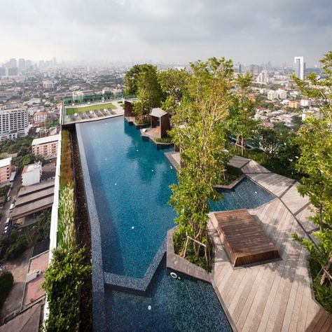 Life @ Ladprao 18 Condominium Garden- Bangkok,Thailand- Shma Moderne Pools, Hotel Landscape, Hotel Swimming Pool, Rooftop Design, Roof Architecture, Patio Garden Design, Patio Roof, Sky Garden, Pergola Plans