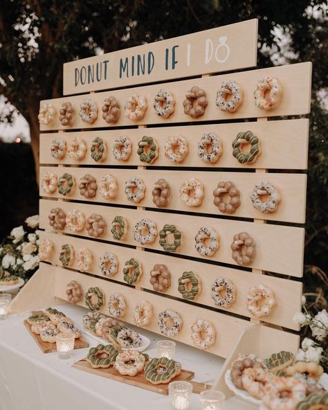 Donut Stack Wedding, Donut Wall Wedding Dessert Tables, Donut Desert Wedding, Donut Bar At Wedding, Donut Displays For Weddings, Donut Mind If I Do Donut Wall, Diy Donut Wall Wedding, Bridal Shower Donuts Ideas, Donut Wall Display