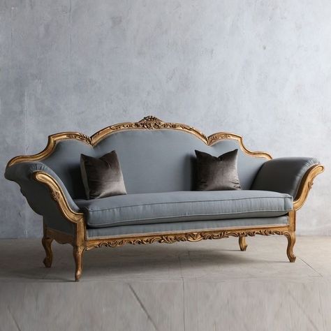 1920s Furniture, Italian Sofa Designs, Hand Carved Furniture, Rustic Furniture Diy, Set Sofa, Antique Sofa, Carved Furniture, Italian Sofa, Vintage Sofa