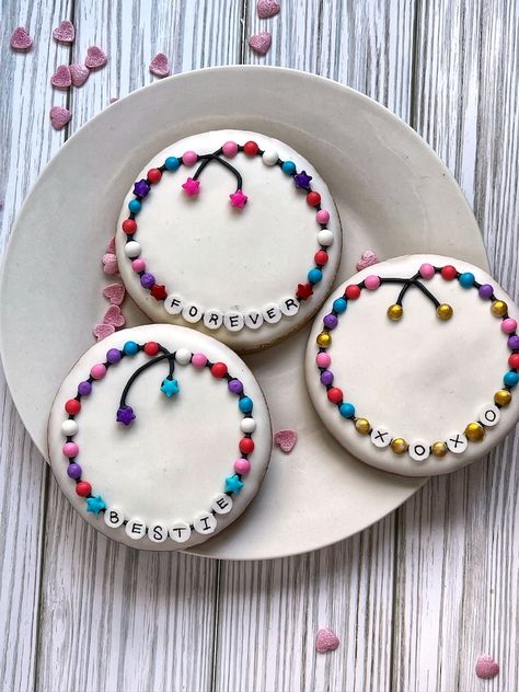 Friendship Bracelet Cookie Galentine Gift Personalized Valentine Gift Gift for Friends Name Bracelet TS Pop Star Fan BFF Cookie - Etsy Friendship Bracelet Cookies, Cookie Booth, Friends Name, Bff Bracelet, Cool Friendship Bracelets, Cookies Ideas, Spa Birthday Parties, Cookie Business, Fondant Cookies