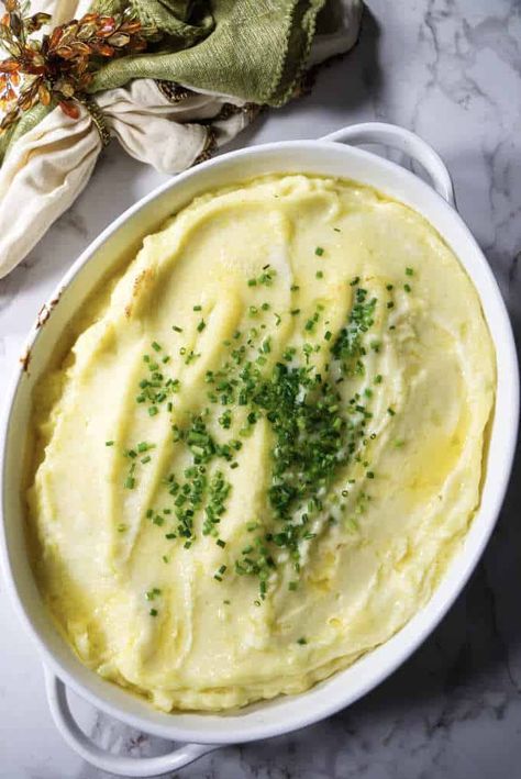 overhead photo of make ahead mashed potatoes Large Batch Mashed Potatoes, Fine Dining Mashed Potatoes, Ina Garten Make Ahead Mashed Potatoes, Make Ahead Garlic Mashed Potatoes, Americas Test Kitchen Make Ahead Mashed Potatoes, Make Ahead Potatoes, Making Mashed Potatoes Ahead Of Time, Mashed Potatoes Made Ahead Of Time, Easy Holiday Dinner