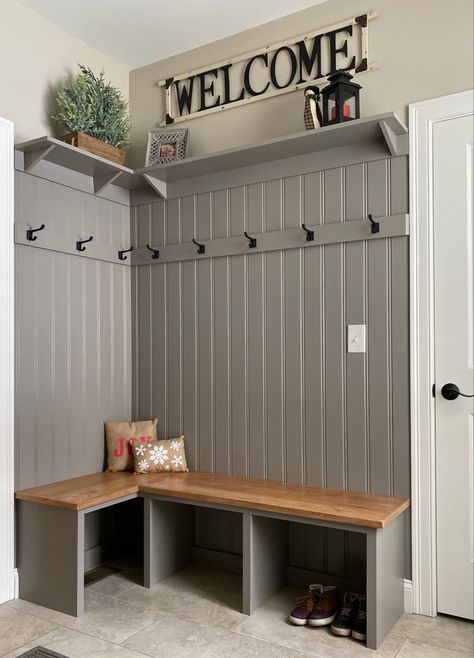 Understairs Utility Room, Mudroom Inspiration, Utility Ideas, Custom Mudroom, Boot Rooms, Small Mudroom Ideas, Farmhouse Makeover, Mudroom Remodel, Hallway Makeover