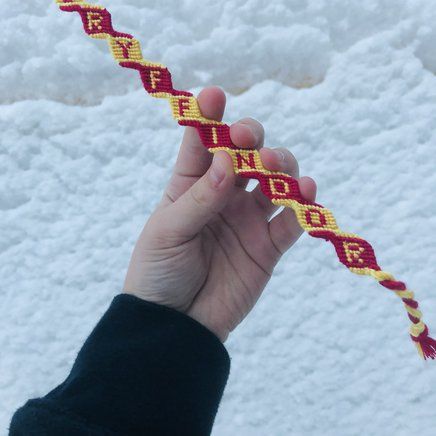 Autumn Friendship Bracelet, Friendship Bracelets Normal Pattern, Normal Friendship Bracelet Patterns, Harry Potter Bracelet Pattern, Harry Potter Friendship Bracelet, Harry Potter Friendship, Gryffindor Harry Potter, Harry Potter Bracelet, Embroidery Bracelet