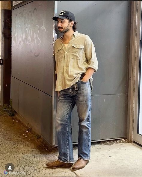 Mens 70s Outfits Summer, Men California Style Outfits, Urban Cowboy Style Men, Country Man Aesthetic, Fashion Asian Men, Cowboy Aesthetic Men, Fashion Styles Men, Casual Cowboy Outfit Men, Modern Cowboy Style Men