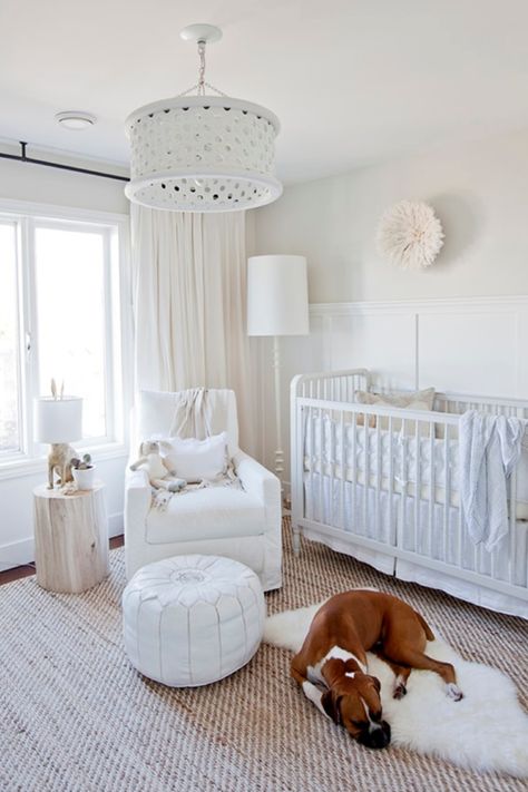 Chantilly Lace by Benjamin Moore white paint on nursery walls - Jillian Harris. #benjaminmoore #chantillylace #whitepaint #paintcolors #bestwhites #nursery Baby Room Ideas Neutral, Nursery Paint Colors, Eclectic Nursery, Beige Nursery, Nursery Trends, Baby Nursery Neutral, White Nursery, Nursery Paintings, White Paint Colors